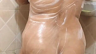 Hottest Kissing Girl in the Bathroom