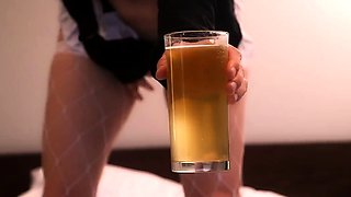 Amateur young teen solo masturbation on her livingroom