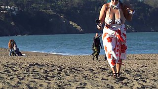 Hot amateur shakes her big boobs