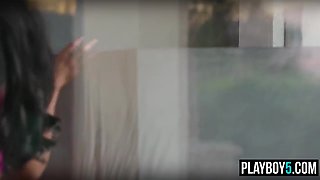 Curvaceous Stepmom Has An Amazing Body