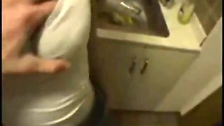 Amateur quickie in the kitchen