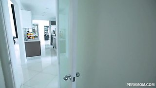 Sofie Marie Perv Mommy blowjob sex vid