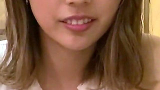 <10 Shots Bukkake Face Shot! the Face of a Beautiful Esthetician's Wife Is Covered with White Cum!