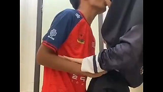 Jilbab Oral in Toilet Campus