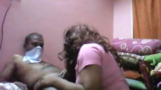 Super amateur couple having anal sex and shemale blowjobs