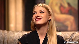 Anastasia is not mistaken about her target... - Jacquie et Michel TV