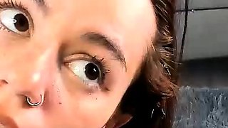 amateur sweetdesire12 flashing ass on live webcam