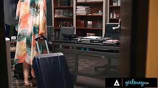 Girlsway - cougar Lexi Luna free uses stepbae Demi Hawks while Rachael Cavalli cleans their room