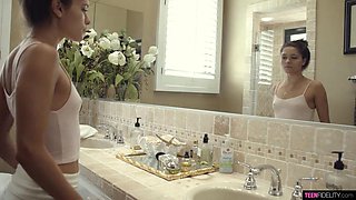 Zoe Bloom Teen Creampie