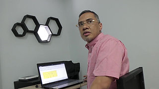 The Cuckhold, the Plumber Seduce My Wife with His Huge Tool, Michelchica, Fermaxwellx