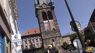 Hunt4k. ella tuvo sus vacaciones sobre mi verga