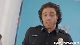 Teen babe deepthroating police officer