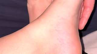 Close up Pretty Feet Fine Toes Cum on Feet