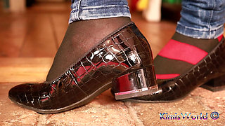 Clogs & Opaque Tights - Footplay Contrast