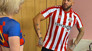 Cheerleader Likes to Deep Throat Footballers Cock