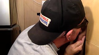 Gloryhole BJ DILF deepthroats white cock