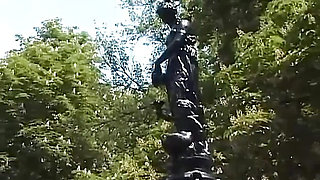 Outdoor pissing chicks - DVD