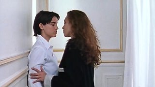 Claire Keim and Agatha de la Boulaye in lesbian love scenes