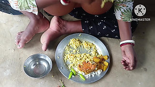 Desi bhabhi ne machhi chawal khaya