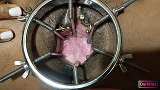 The kinky slut queen "Dark Dea" in (extreme cow speculum with final fisting) off-set