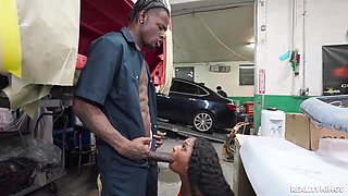 Black Goddess Gets Her Fat Ass Pounded By A Big Thick Cock With Sarai Minx