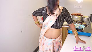 Anal Try - Indian Wife Pinki Try First Time Anal in Sexy Saree to Make Her Husband Happy
