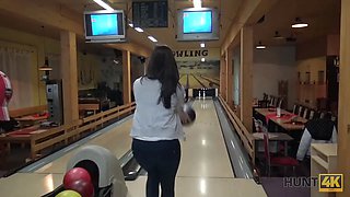 HUNT4K. Guy penetrates attractive beauty while cuckold plays bowling
