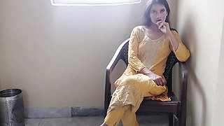 Step sister ko bathroom me baitha kar jabar dasti doodh daba kar pela