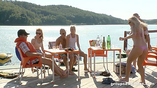 Love and Watercraft - Groupsexgames