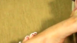 Lesbian Foot Worship: Kendra and Scarlett