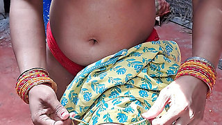 Indianhot body bhabhi xshika bathing