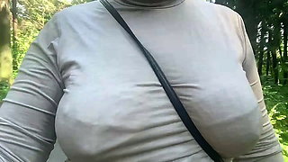 Wife flashing tits – public nudity in public park