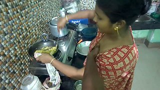 Desi beauty Deluwara Khatun has a cooking time orgy