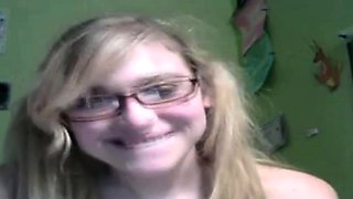 19 YO Skinny Blonde Cums on Webcam