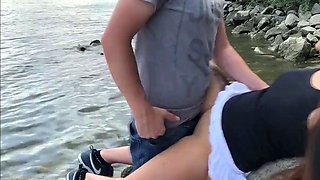 Meine Stiefschwester leckte meine Muschi drauen und fingert