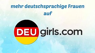 Haarige Muschi einer deutschen Ehefrau mit Sperma bedeckt