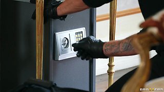 Let's Make A Deal With Tiffany Tatum, Jay Snakes - Brazzers