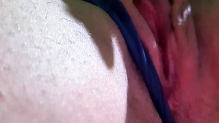 Amateur Close Up Squirting Masturbation