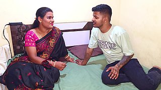 Indian Desi Bhabhi Fucked in Saree