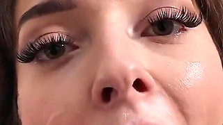 213-2 Pretty Girl Eats Facial