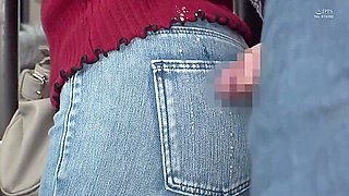 MG2306-Wife with a big butt being mischievous by a molester on the bus