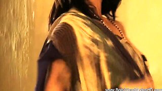 Striptease video with classy amateur from Bollywood Nudes HD