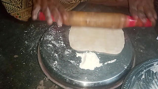 Sexy Saree Aunty Boobs