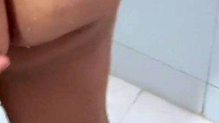 This Sexy MILF Gives Me a Delicious Blowjob While She Showers