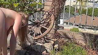 Larena Poses Nude in the Sun