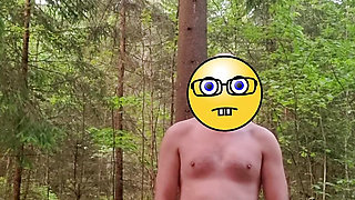 A quick striptease with a cumshot in the nature