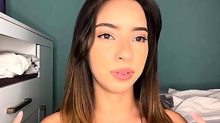 Tasty Pantyhose Babe in Kinky Solo Webcam Show