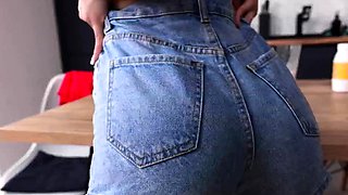 Dakota Doll - Lunchtime fingering game