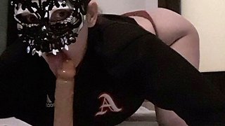 Skinny brunette toys her pussy on cam