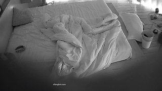 Horny fat arab housewife fingered on amateur hidden cam